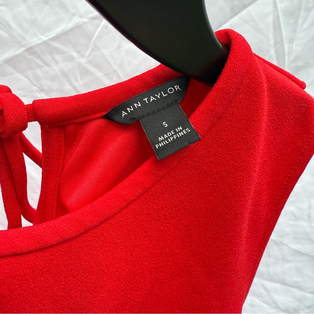 Ann Taylor Red Sleeveless Ruffle Back Keyhole Tie Holiday Party Top Size Small - Picture 5 of 7